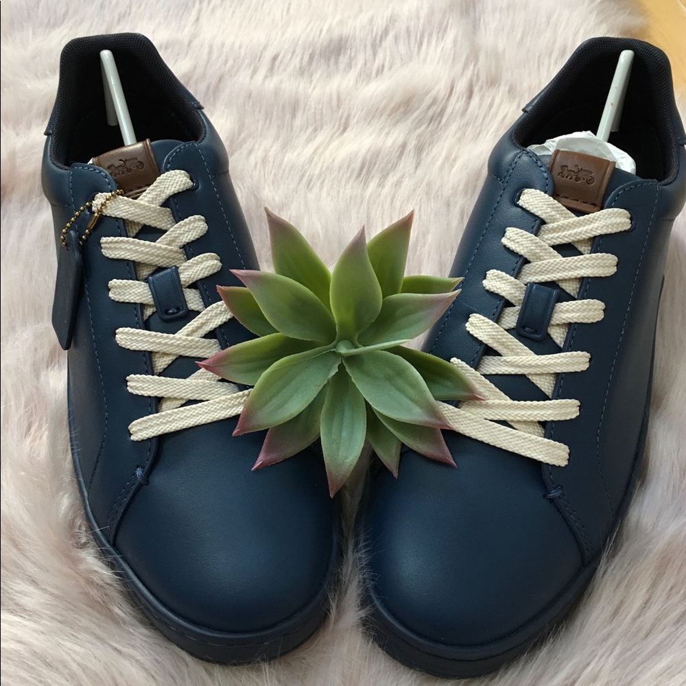 NWOT Navy Blue Leather Coach Lowline Luxe Shoe 9.5